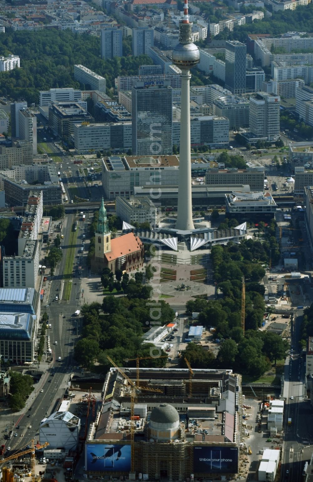 Berlin from above - Construction site for the new building the largest and most important cultural construction of the Federal Republic, the building of the Humboldt Forum in the form of the Berlin Palace