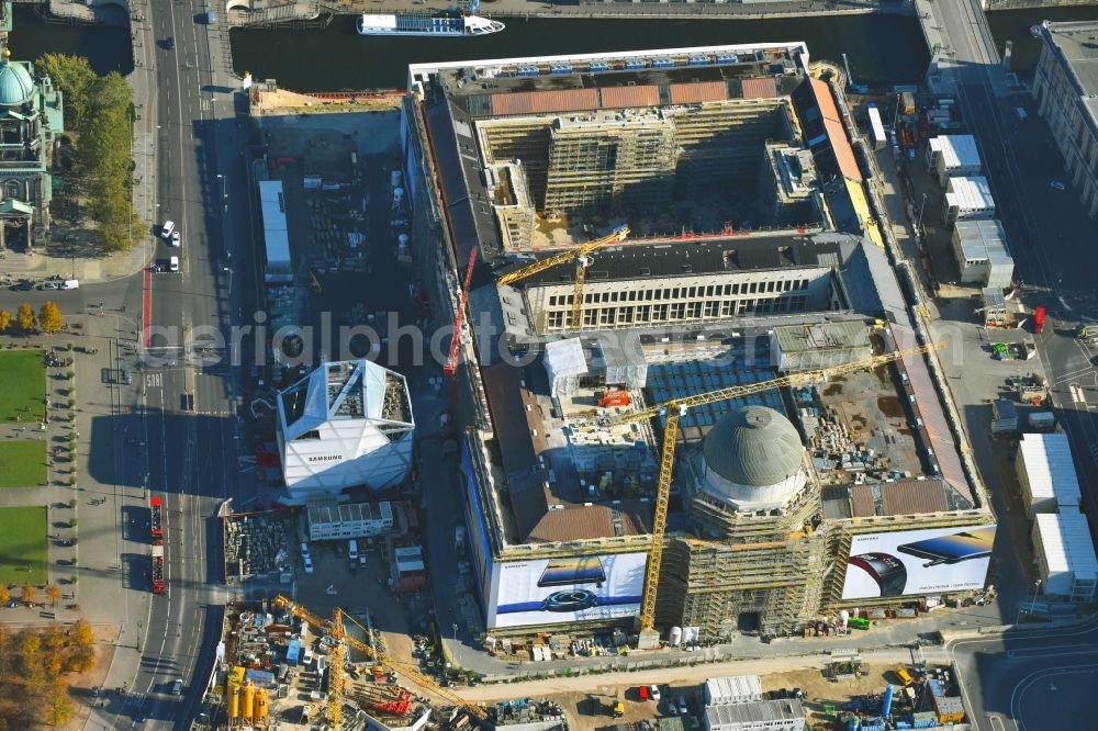 Aerial image Berlin - Construction site for the new building the largest and most important cultural construction of the Federal Republic, the building of the Humboldt Forum in the form of the Berlin Palace