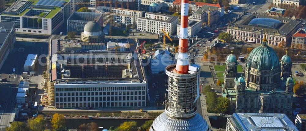 Aerial photograph Berlin - Construction site for the new building the largest and most important cultural construction of the Federal Republic, the building of the Humboldt Forum in the form of the Berlin Palace