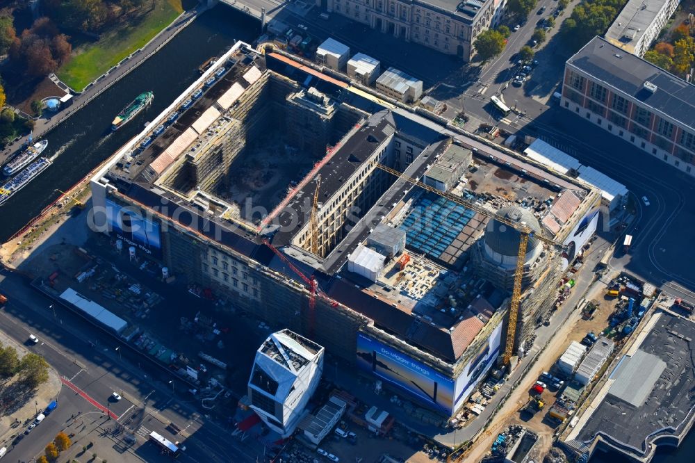 Aerial image Berlin - Construction site for the new building the largest and most important cultural construction of the Federal Republic, the building of the Humboldt Forum in the form of the Berlin Palace