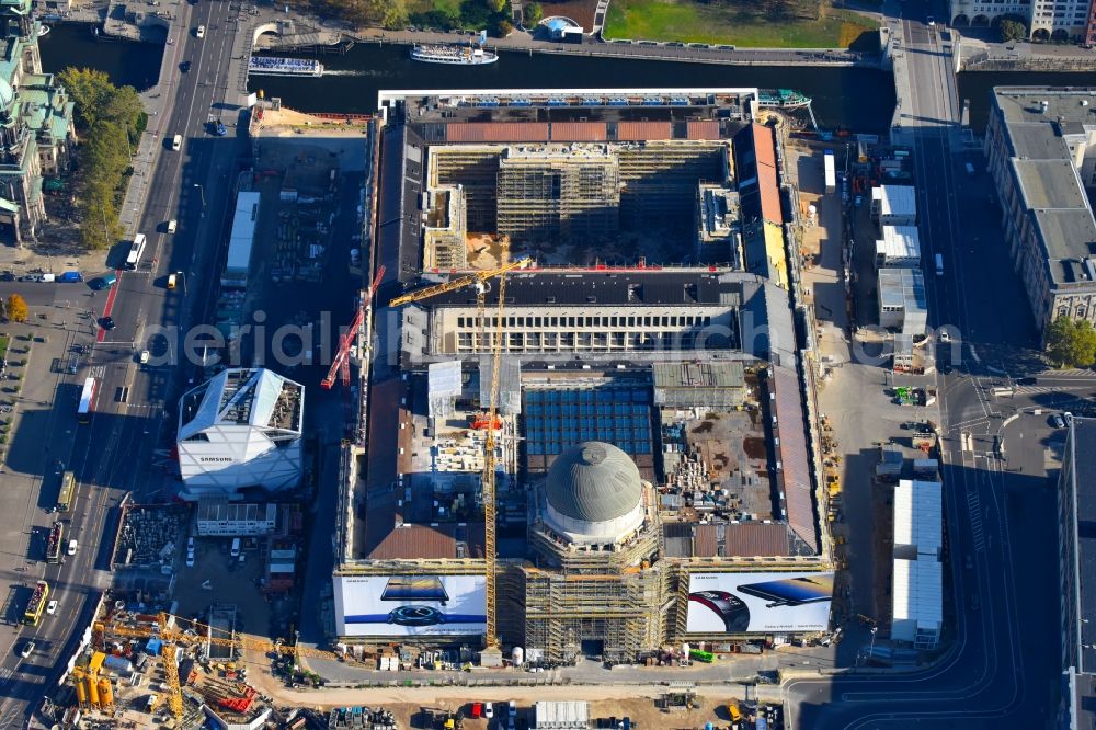 Aerial image Berlin - Construction site for the new building the largest and most important cultural construction of the Federal Republic, the building of the Humboldt Forum in the form of the Berlin Palace