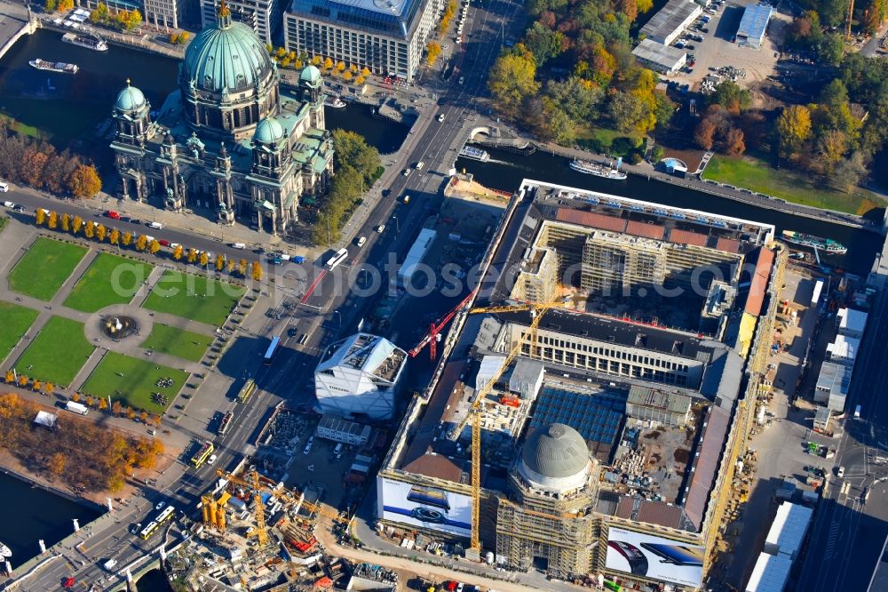 Aerial photograph Berlin - Construction site for the new building the largest and most important cultural construction of the Federal Republic, the building of the Humboldt Forum in the form of the Berlin Palace