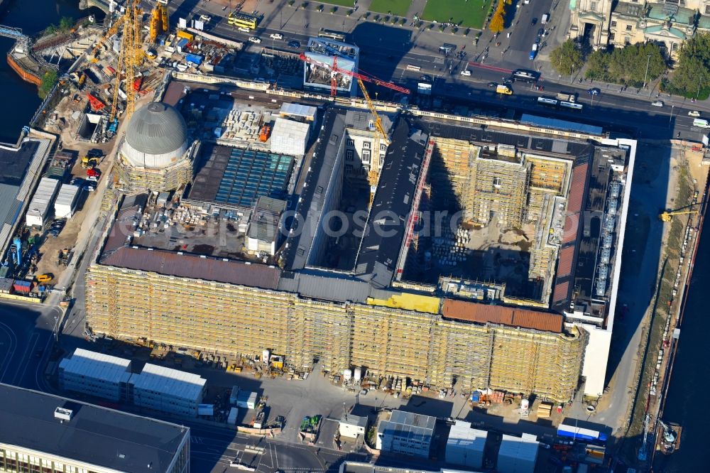 Aerial image Berlin - Construction site for the new building the largest and most important cultural construction of the Federal Republic, the building of the Humboldt Forum in the form of the Berlin Palace