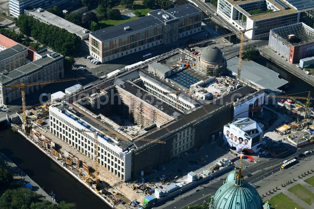 Aerial image Berlin - Construction site for the new building the largest and most important cultural construction of the Federal Republic, the building of the Humboldt Forum in the form of the Berlin Palace