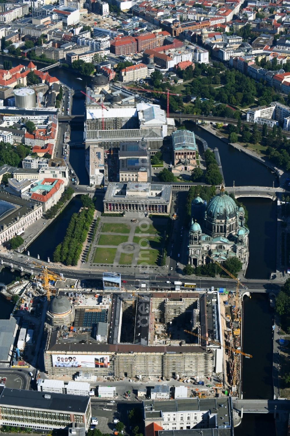 Aerial photograph Berlin - Construction site for the new building the largest and most important cultural construction of the Federal Republic, the building of the Humboldt Forum in the form of the Berlin Palace