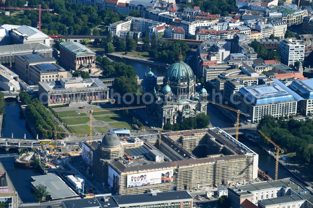 Aerial photograph Berlin - Construction site for the new building the largest and most important cultural construction of the Federal Republic, the building of the Humboldt Forum in the form of the Berlin Palace