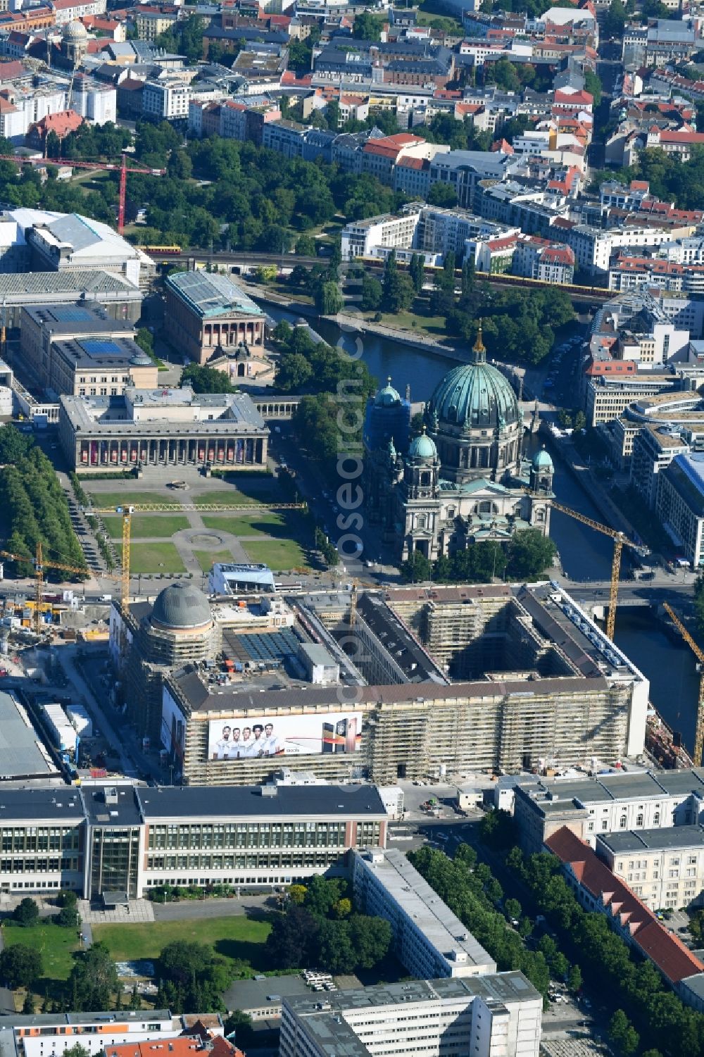 Aerial image Berlin - Construction site for the new building the largest and most important cultural construction of the Federal Republic, the building of the Humboldt Forum in the form of the Berlin Palace