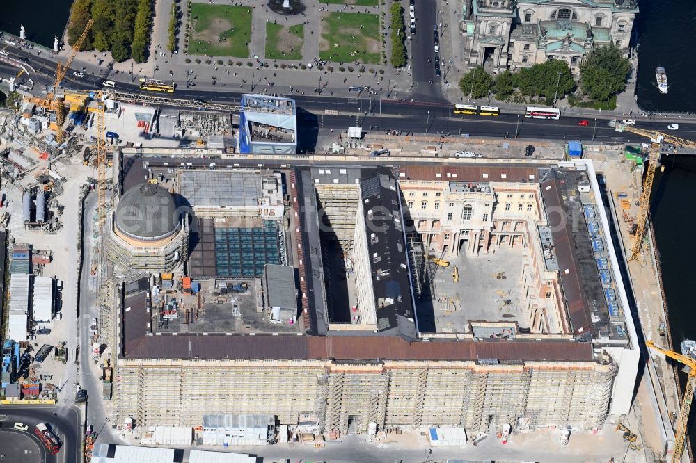 Berlin from the bird's eye view: Construction site for the new building the largest and most important cultural construction of the Federal Republic, the building of the Humboldt Forum in the form of the Berlin Palace