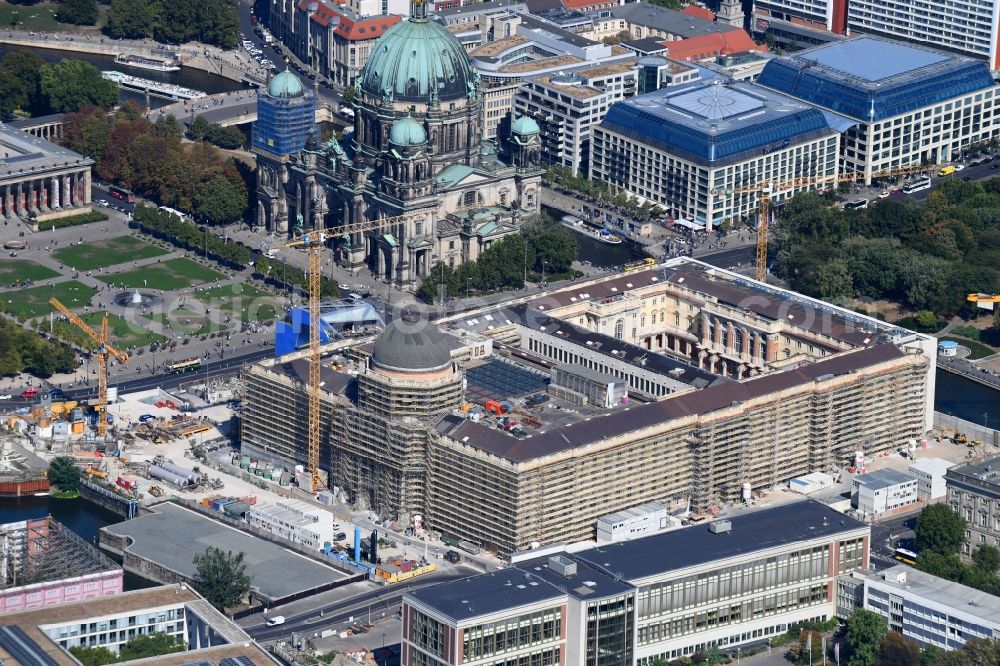 Aerial image Berlin - Construction site for the new building the largest and most important cultural construction of the Federal Republic, the building of the Humboldt Forum in the form of the Berlin Palace