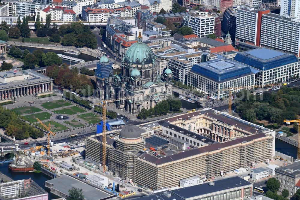 Aerial photograph Berlin - Construction site for the new building the largest and most important cultural construction of the Federal Republic, the building of the Humboldt Forum in the form of the Berlin Palace