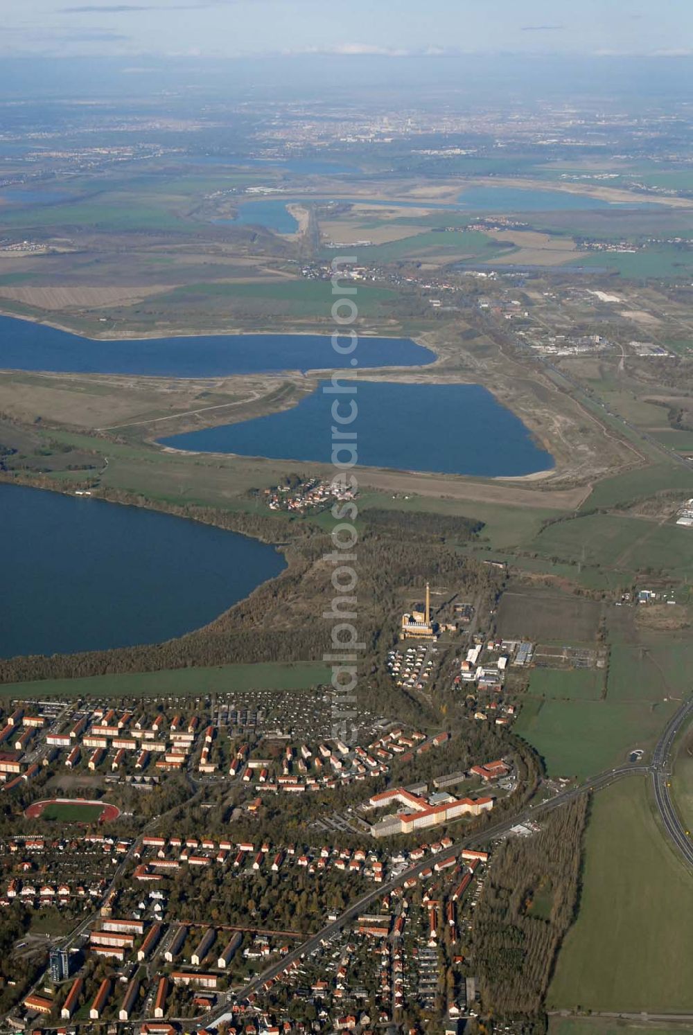 Aerial photograph Borna - Blick auf das Umland nordlich von Borna und Borna Nord: Speicherbecken, den Haubitzer See mit dem davor liegenden Haubitz und den Hainer See sowie die Orte Eula und Kesselshain.