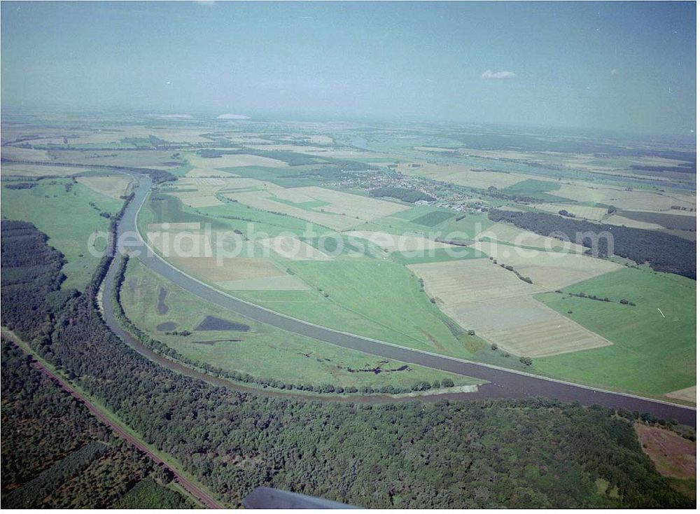 Burg from above - 30.06.2004; Blick auf den Elbe - Havelkanal zwischen Zerben und Burg, vorbei an Ihleburg und Parchau