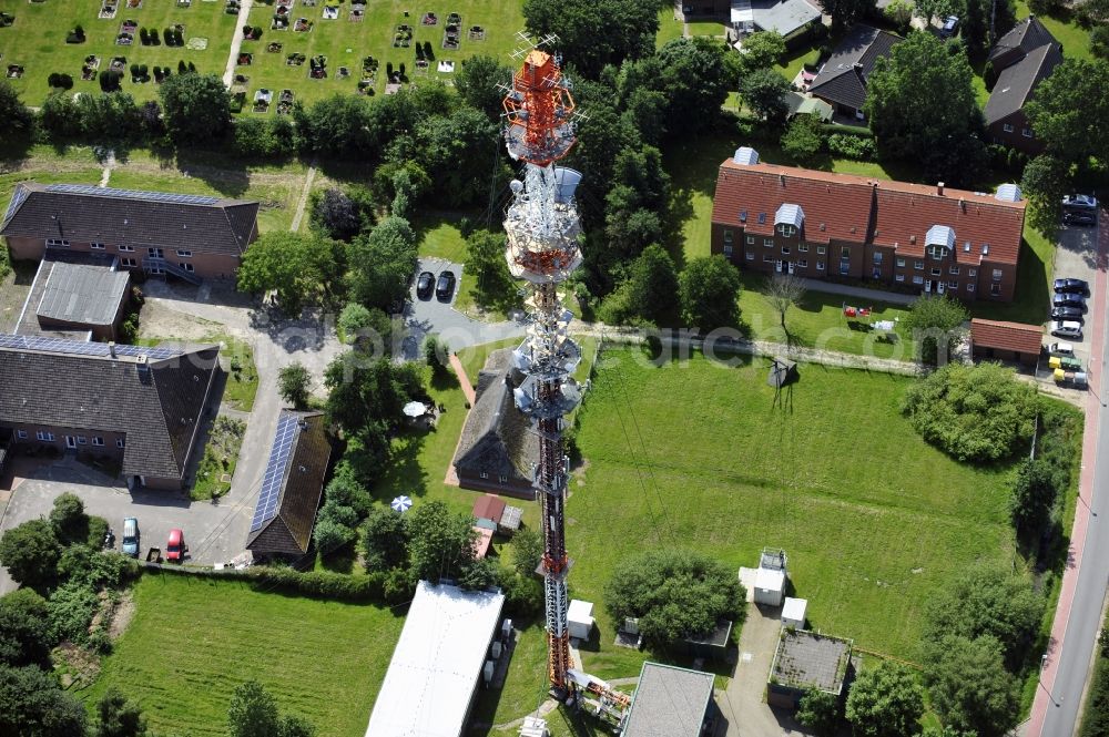 Aerial image Garding - Blick auf den Umsetzer/ Sendemast Garding auch bekannt als Fernsehsender Eiderstedt. Die Sanierungsarbeiten wurden ausgeführt durch die Firma Werner Diener GmbH & Co. Industrieanstrich KG. Restoration works on the broadcasting tower / transmitter mast Garding.