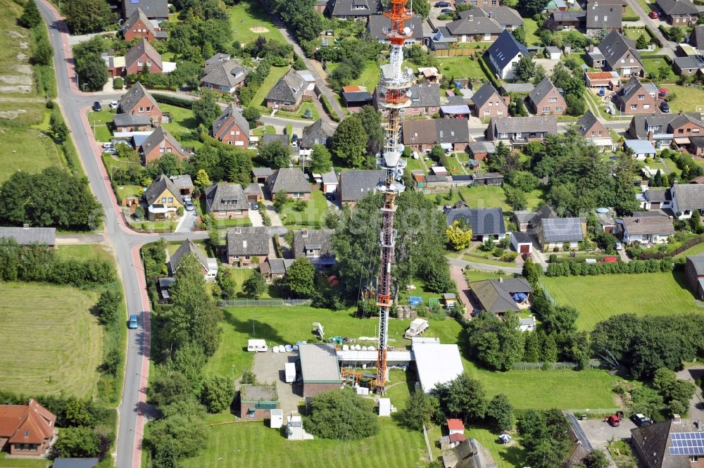 Garding from the bird's eye view: Blick auf den Umsetzer/ Sendemast Garding auch bekannt als Fernsehsender Eiderstedt. Die Sanierungsarbeiten wurden ausgeführt durch die Firma Werner Diener GmbH & Co. Industrieanstrich KG. Restoration works on the broadcasting tower / transmitter mast Garding.