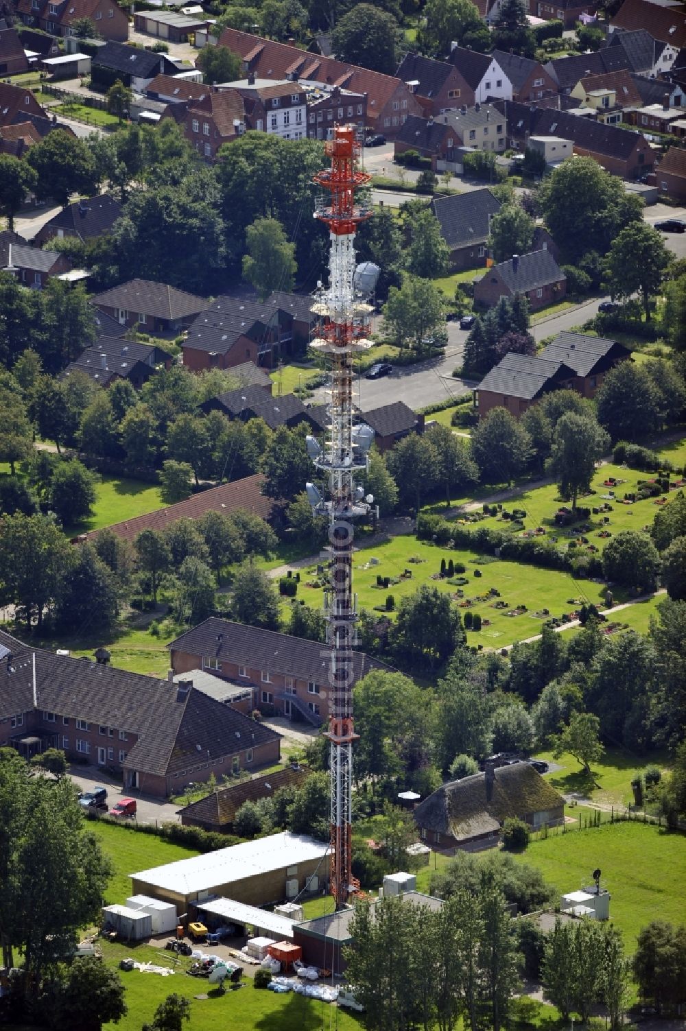 Garding from above - Blick auf den Umsetzer/ Sendemast Garding auch bekannt als Fernsehsender Eiderstedt. Die Sanierungsarbeiten wurden ausgeführt durch die Firma Werner Diener GmbH & Co. Industrieanstrich KG. Restoration works on the broadcasting tower / transmitter mast Garding.