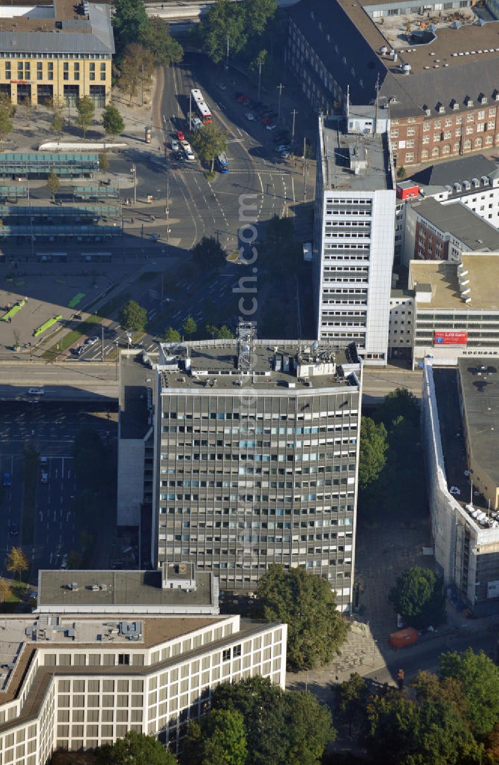 Bremen from above - Sicht auf den Sitz des Umwelt-und Solzialressorts Bremen. Das ehemalige Siemens-Hochhaus im Contrescarpe 72 ist mit 61 Metern eines der höchsten Gebäude in Bremen. View to the seat of the Environment Department and Socialressort in Bremen. The former Siemens-Highrise in the Contrescarpe 72 is 61 metres high and is one of the tallest buildings in Bremen.