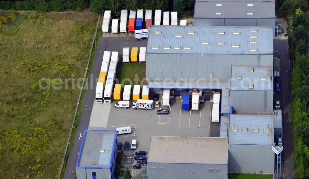 Großbeeren from the bird's eye view: Premises of relocation and logistics company FROESCH GROUP in Großbeeren in Brandenburg