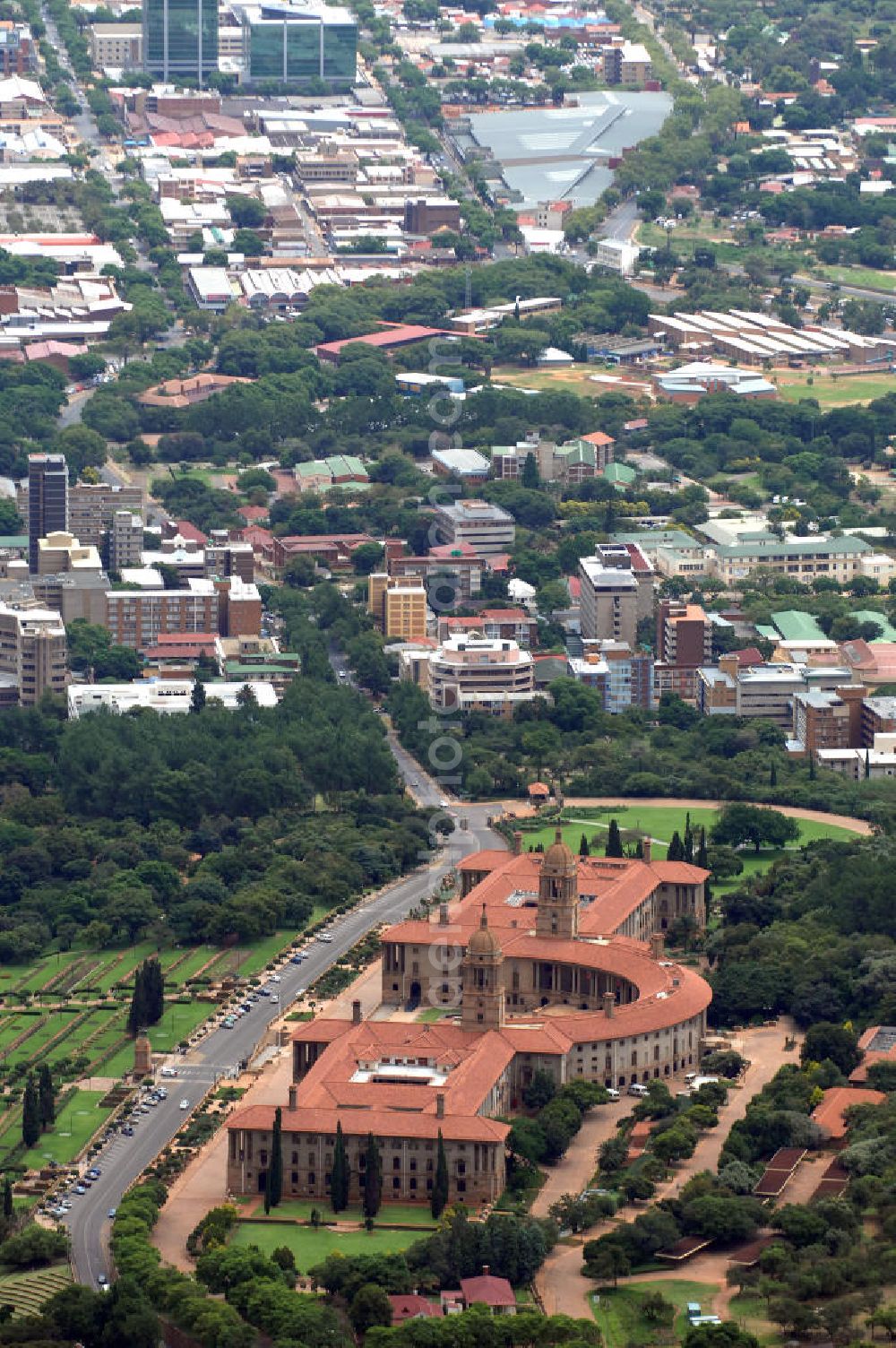 Aerial photograph Pretoria - Blick auf die Union Buildings / Gewerkschaft bzw. Regierungsgebäude in Pretoria in der Provinz Gauteng dem Sitz der südafrikanischen Regierung. In den Union Buildings befinden sich außerdem Amtsräume des Präsidenten der Republik Südafrika. View of the Union Buildings in Pretoria, the seat of the South African government in the capital of South Africa.