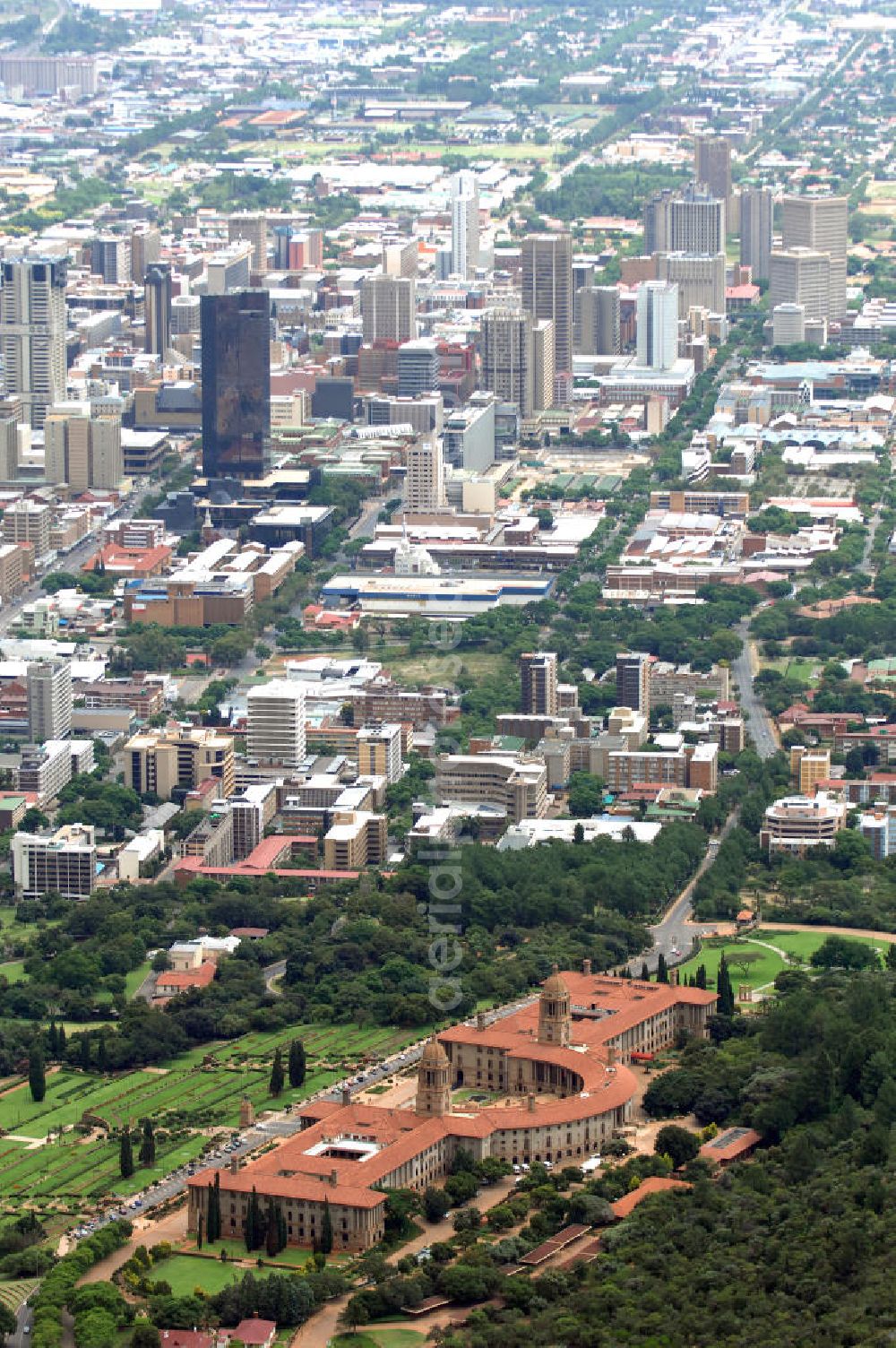 Aerial image Pretoria - Blick auf die Union Buildings / Gewerkschaft bzw. Regierungsgebäude in Pretoria in der Provinz Gauteng dem Sitz der südafrikanischen Regierung. In den Union Buildings befinden sich außerdem Amtsräume des Präsidenten der Republik Südafrika. View of the Union Buildings in Pretoria, the seat of the South African government in the capital of South Africa.