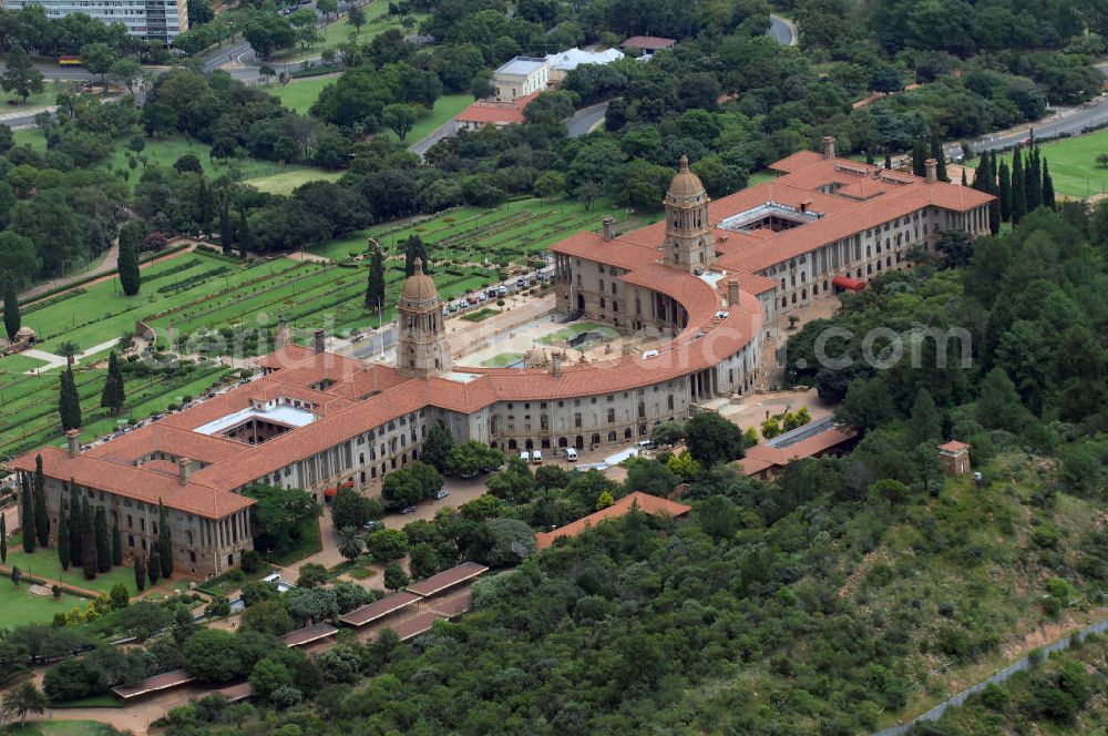 Pretoria from the bird's eye view: Blick auf die Union Buildings / Gewerkschaft bzw. Regierungsgebäude in Pretoria in der Provinz Gauteng dem Sitz der südafrikanischen Regierung. In den Union Buildings befinden sich außerdem Amtsräume des Präsidenten der Republik Südafrika. View of the Union Buildings in Pretoria, the seat of the South African government in the capital of South Africa.