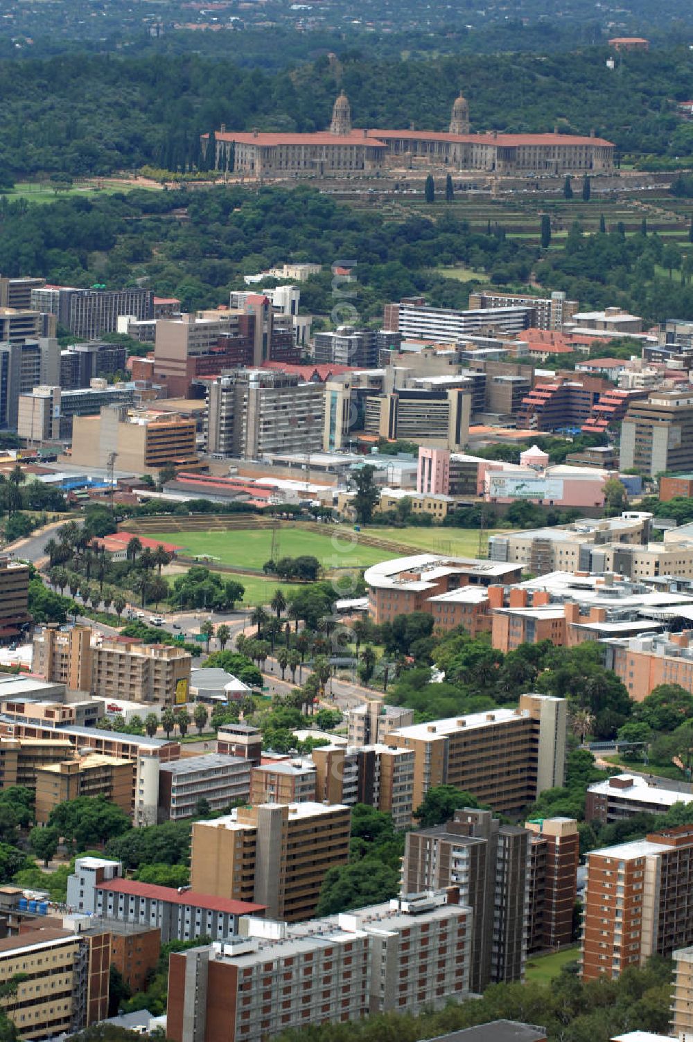 Aerial photograph Pretoria - Blick auf die Union Buildings / Gewerkschaft bzw. Regierungsgebäude in Pretoria in der Provinz Gauteng dem Sitz der südafrikanischen Regierung. In den Union Buildings befinden sich außerdem Amtsräume des Präsidenten der Republik Südafrika. View of the Union Buildings in Pretoria, the seat of the South African government in the capital of South Africa.