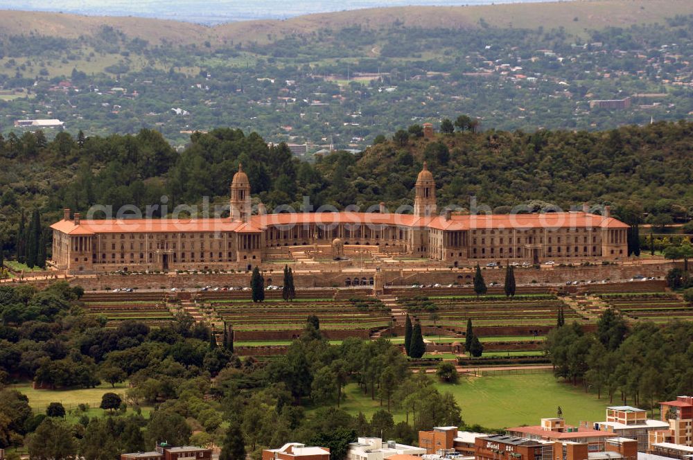 Aerial photograph Pretoria - Blick auf die Union Buildings / Gewerkschaft bzw. Regierungsgebäude in Pretoria in der Provinz Gauteng dem Sitz der südafrikanischen Regierung. In den Union Buildings befinden sich außerdem Amtsräume des Präsidenten der Republik Südafrika. View of the Union Buildings in Pretoria, the seat of the South African government in the capital of South Africa.