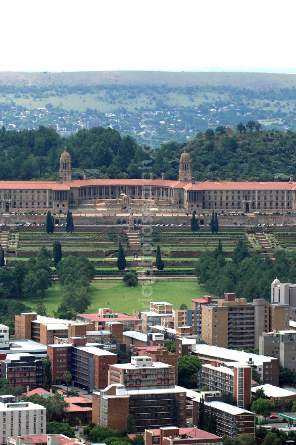 Aerial image Pretoria - Blick auf die Union Buildings / Gewerkschaft bzw. Regierungsgebäude in Pretoria in der Provinz Gauteng dem Sitz der südafrikanischen Regierung. In den Union Buildings befinden sich außerdem Amtsräume des Präsidenten der Republik Südafrika. View of the Union Buildings in Pretoria, the seat of the South African government in the capital of South Africa.