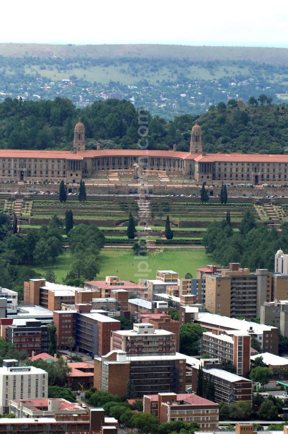 Aerial photograph Pretoria - Blick auf die Union Buildings / Gewerkschaft bzw. Regierungsgebäude in Pretoria in der Provinz Gauteng dem Sitz der südafrikanischen Regierung. In den Union Buildings befinden sich außerdem Amtsräume des Präsidenten der Republik Südafrika. View of the Union Buildings in Pretoria, the seat of the South African government in the capital of South Africa.