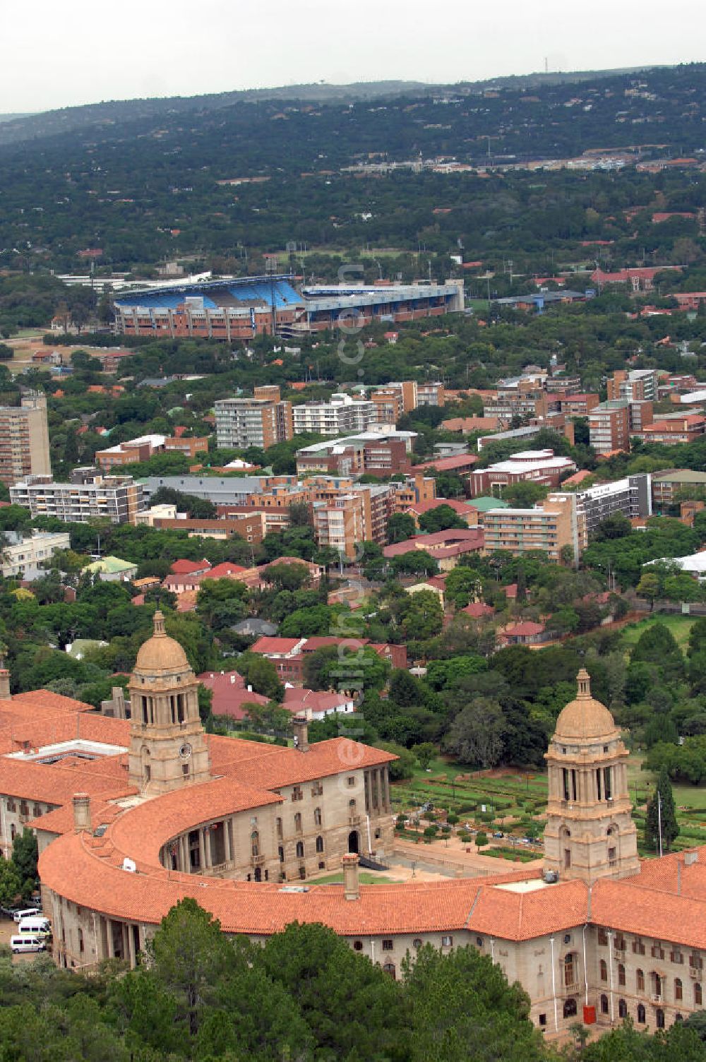 Aerial photograph Pretoria - Blick auf die Union Buildings / Gewerkschaft bzw. Regierungsgebäude in Pretoria in der Provinz Gauteng dem Sitz der südafrikanischen Regierung. In den Union Buildings befinden sich außerdem Amtsräume des Präsidenten der Republik Südafrika. View of the Union Buildings in Pretoria, the seat of the South African government in the capital of South Africa.