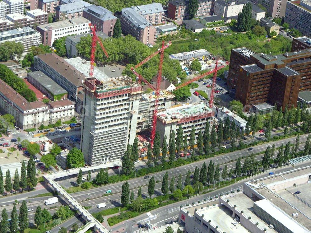 Aerial photograph Frankfurt - Main / Hessen - Neubau auf dem Gelände der Union-Druckerei an der Theodor-Heuss-Allee 90-98 in Frankfurt / Main.