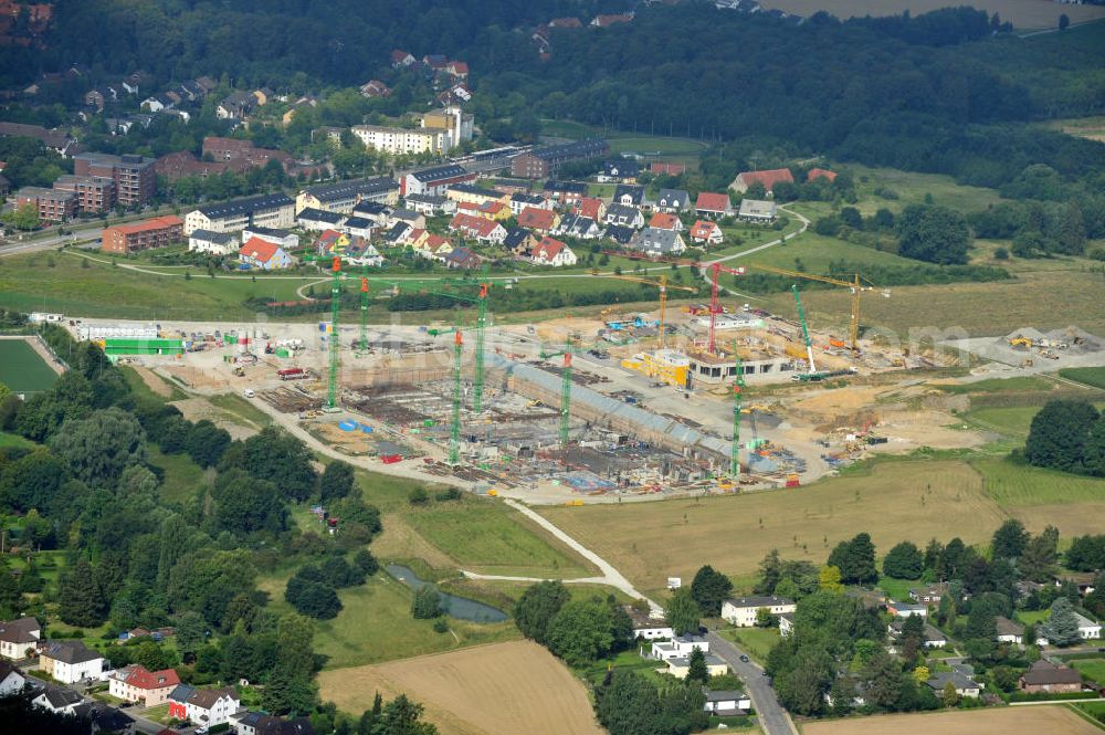 Bielefeld from the bird's eye view: Der Campus der Universität wird erweitert. Auf dem Gelände, Lange Lage genannt entstehen eine Fachhochschule sowie ein Forschungsgebäude. Bauherr ist die BAM Deutschland AG. The campus of Bielefeld Universität is going to be enlarged. A college and a explorative building will be built. Builder is BAM Deutschland AG.