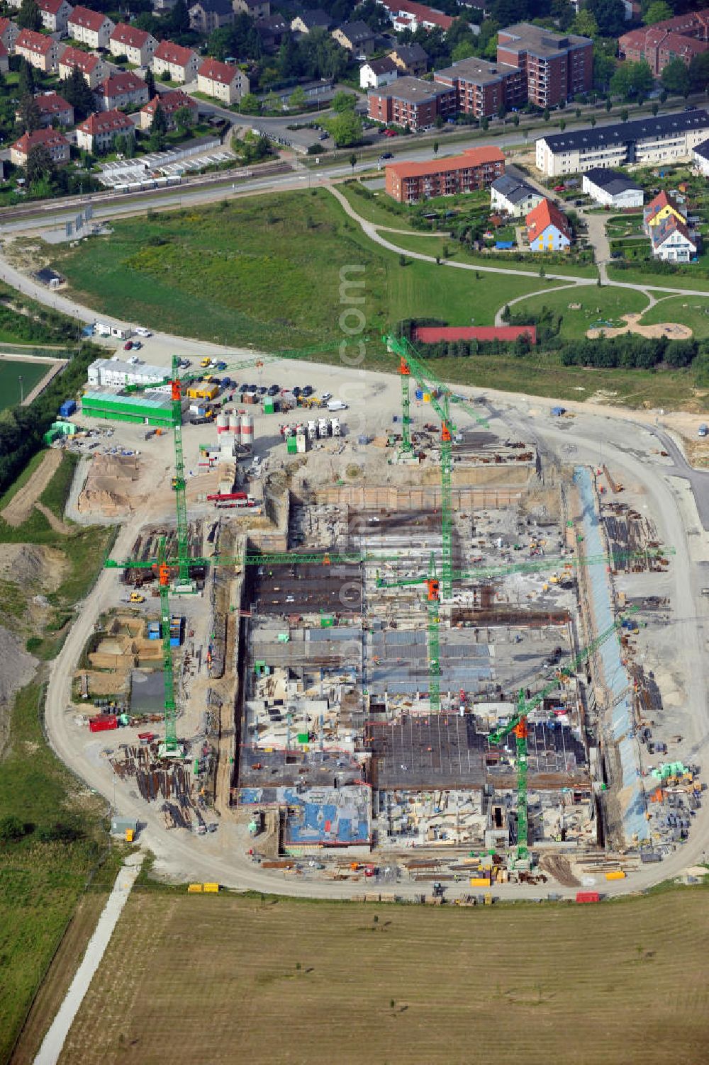 Aerial photograph Bielefeld - Der Campus der Universität wird erweitert. Auf dem Gelände, Lange Lage genannt entstehen eine Fachhochschule sowie ein Forschungsgebäude. Bauherr ist die BAM Deutschland AG. The campus of Bielefeld Universität is going to be enlarged. A college and a explorative building will be built. Builder is BAM Deutschland AG.