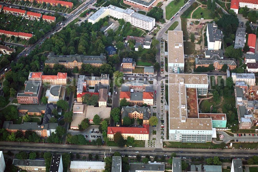 Magdeburg(Sachsen-Anhalt) from the bird's eye view: Blick auf die Otto-von-Guericke-Universität Magdeburg Universitätsklinik für Dermatologie und Venerologie Direktor: Professor Dr. med. H. Gollnick Leipziger Strasse 44; D-39120 Magdeburg