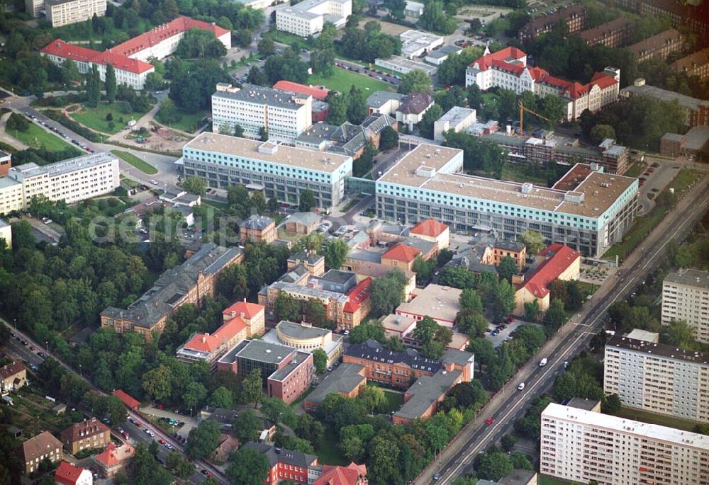 Magdeburg(Sachsen-Anhalt) from the bird's eye view: Blick auf die Otto-von-Guericke-Universität Magdeburg Universitätsklinik für Dermatologie und Venerologie Direktor: Professor Dr. med. H. Gollnick Leipziger Strasse 44; D-39120 Magdeburg