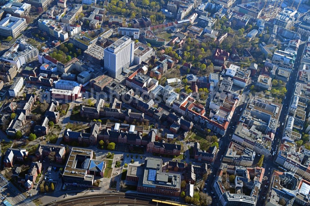 Berlin from the bird's eye view: University Hospital Campus Charité - Universitaetsmedizin (CCM) with the bed tower in the district Mitte in Berlin