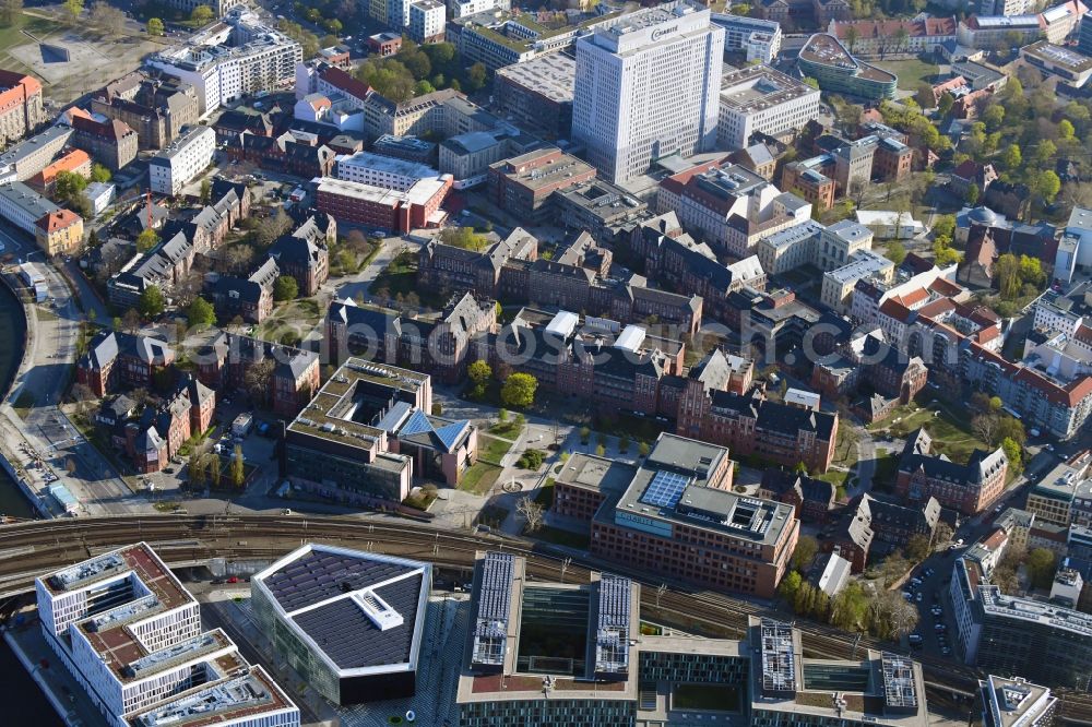 Berlin from above - University Hospital Campus Charité - Universitaetsmedizin (CCM) with the bed tower in the district Mitte in Berlin