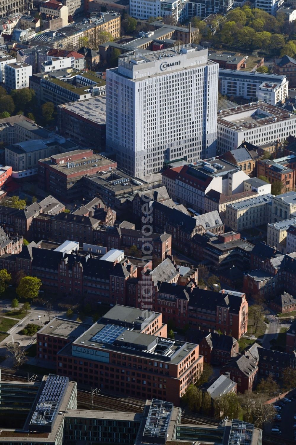 Berlin from above - University Hospital Campus Charité - Universitaetsmedizin (CCM) with the bed tower in the district Mitte in Berlin