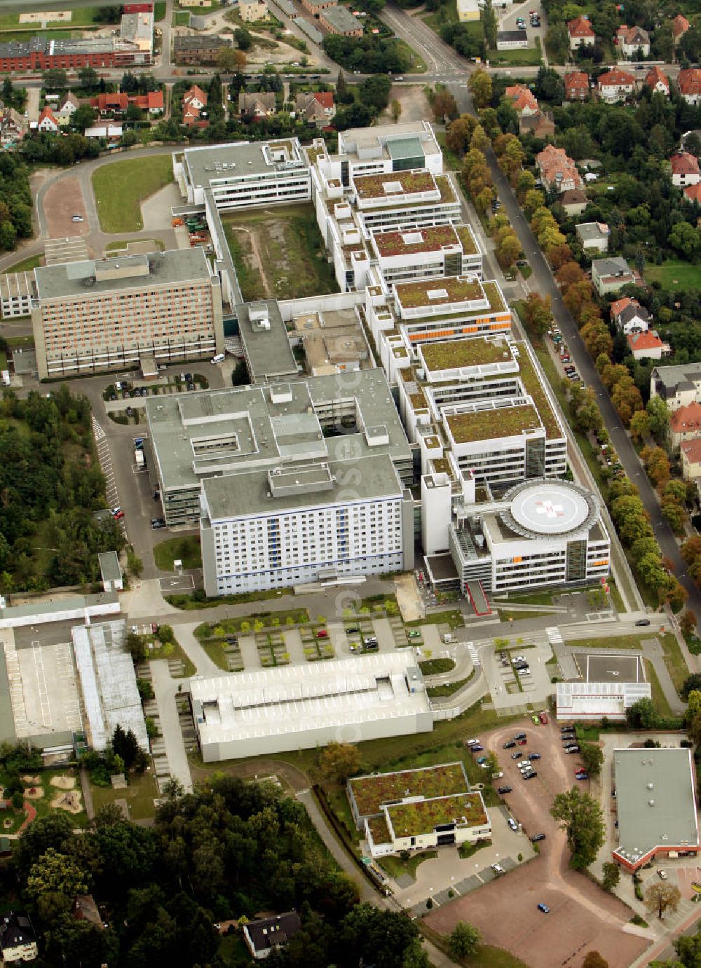 Halle / Saale from above - Halle / Saale 03.09.2011 Das Universitätsklinikum Halle / Saale ist an die Martin-Luther-Universität Halle-Wittenberg angegliedert. Es ist das größte Krankenhaus in Halle / Saale. The university hospital in Halle / Saale is associated to the Martin Luther University in Halle Wittenberg. It is the biggest hospital in Halle / Saale.