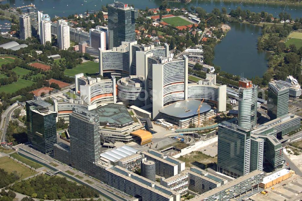 Aerial photograph Wien - Das Vienna International Centre, auch UNO-City genannt, ist neben New York, Genf und Nairobi einer der vier Amtssitze der Vereinten Nationen. Das UNOV wurde am 1. Januar 1980 als dritter Standort des UN-Sekretariats in Betrieb genommen, und wird derzeit (seit 2002) vom Italiener Antonio Maria Costa geleitet. Das Austria Center Vienna ist das grösste Konferenzzentrum Österreichs und eines der modernsten Europas. Adresse: UNO-City, 22., Wagramer Straße 3-5 ; U1: Vienna International Center; Tel. 260 60-3328; Kontakt: Vienna International Centre, Visitors Service / Besucherdienst , P.O. Box 500, A-1400 Wien; Tel. 26 060-3328; Fax 26 060-5991; E-Mail: tours@unvienna.org