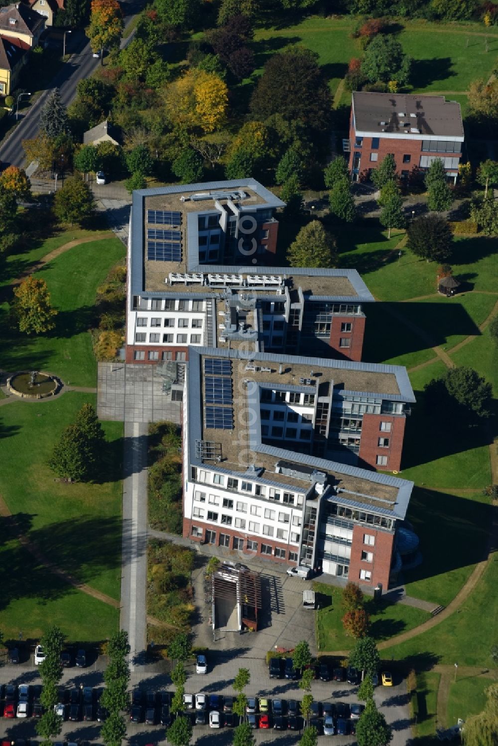 Aerial photograph Fürstenwalde/Spree - Administration building of the company E.DIS AG on Langenwahler Strasse in Fuerstenwalde/Spree in the state Brandenburg, Germany