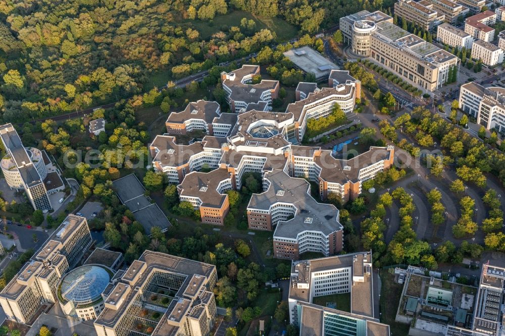 Frankfurt am Main from above - Administration building of the company of Bundesrepublik Deutschland - Finanzagentur GmbH in the destrict Heddernheim in Frankfurt in the state Hesse, Germany