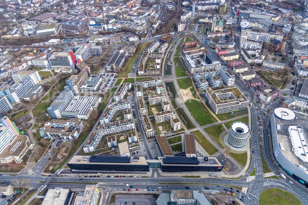 Essen from the bird's eye view: Administration building of the company of Funke Mediengruppe in Wohn- and Geschaeftshaus - Viertel on Berliner Platz in the district Stadtkern in Essen at Ruhrgebiet in the state North Rhine-Westphalia, Germany