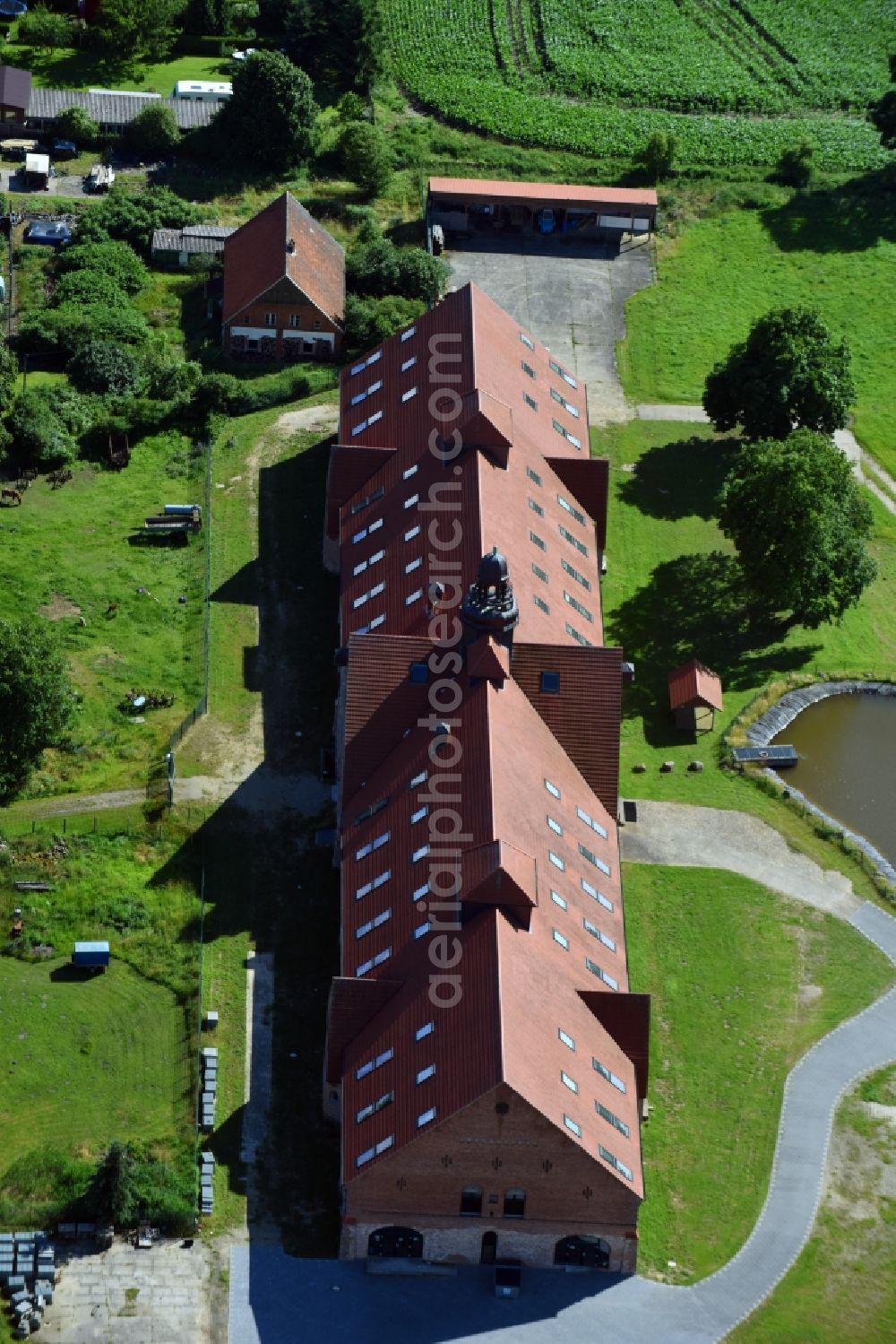 Aerial image Brahlstorf - Administration building of the company Lunge Lauf- and Sportschuh GmbH on Schlossstrasse in the district Duessin in Brahlstorf in the state Mecklenburg - Western Pomerania, Germany