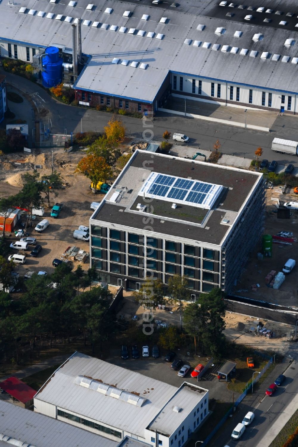 Oranienburg from above - Administration building of the company of ORAFOL Europe GmbH Am Biotop corner Am Gleis in the district Friedrichsthal in Oranienburg in the state Brandenburg, Germany