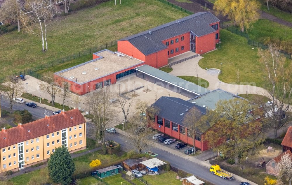 Aerial photograph Hamm - Administration building of the company Stadtteilbuero Hamm/LOS Projekt on Sorauer Strasse in Hamm at Ruhrgebiet in the state North Rhine-Westphalia, Germany