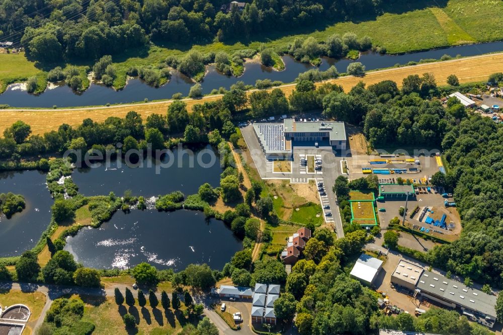 Hattingen from the bird's eye view: Administration building of the company of Stadtwerke Hattingen GmbH on Weg Zum Wasserwerk in Hattingen in the state North Rhine-Westphalia, Germany