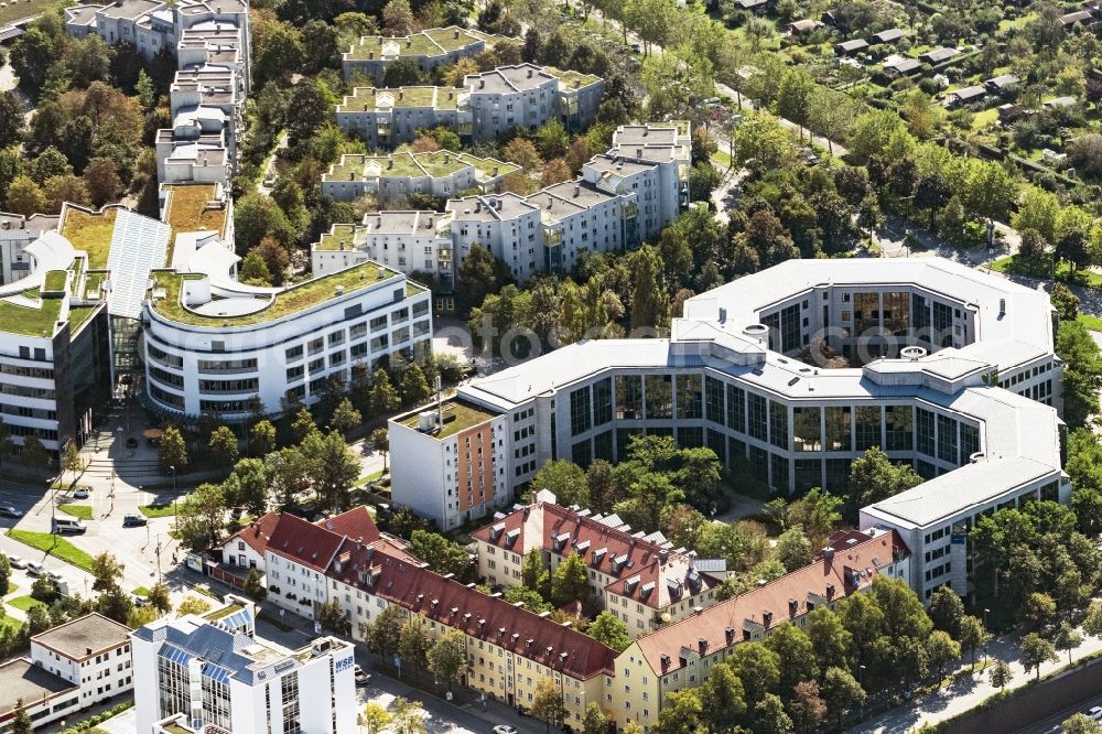 Aerial photograph München - Administration building of the company unteranofem Sitz of Abendzeitung Muenchen and of Stiftung Leben Pur in Munich in the state Bavaria, Germany