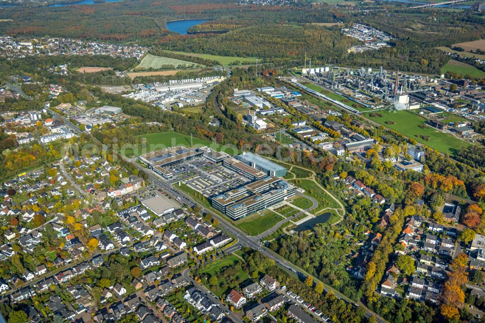 Moers from above - Corporate administration building of EDEKA Handelsgesellschaft Rhein-Ruhr mbH on Rheinberger Strasse in the district of Repelen in Moers in the federal state of North Rhine-Westphalia, Germany