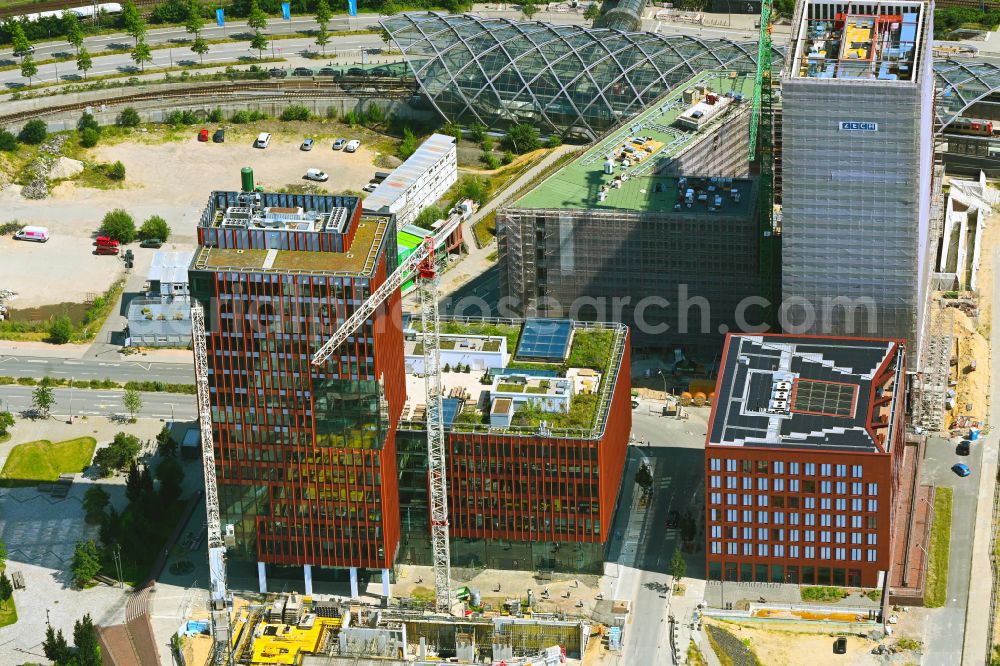 Aerial image Hamburg - Corporate administration building of Enerparc AG on Kirchenpauerstrasse at Kirchenpauerkai in Hamburg, Germany