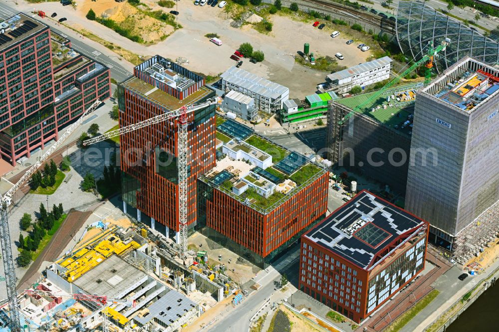 Aerial photograph Hamburg - Corporate administration building of Enerparc AG on Kirchenpauerstrasse at Kirchenpauerkai in Hamburg, Germany